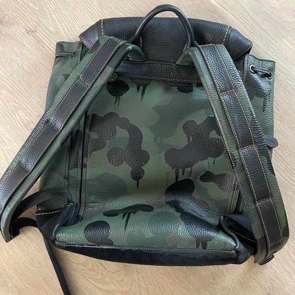 Men’s Camo Coach Backpack - Picture 4 of 12